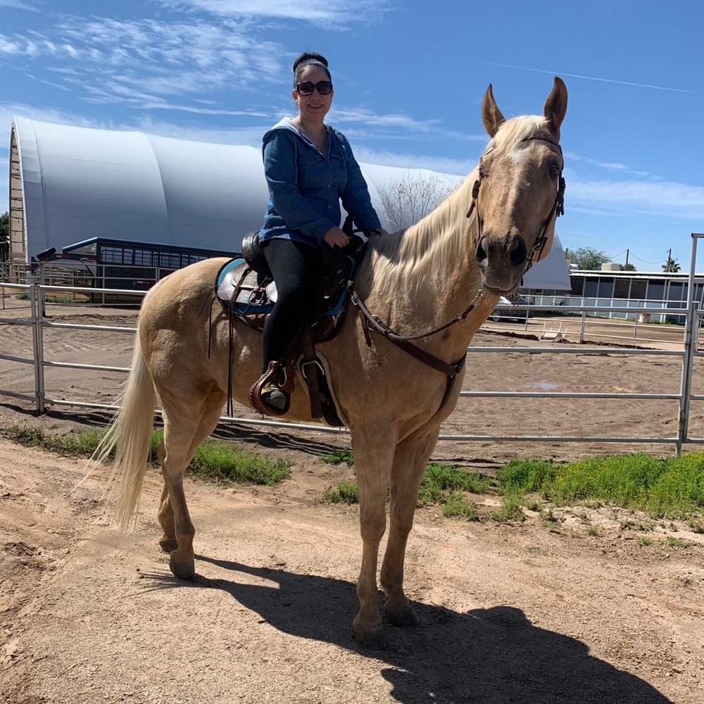 Meet your Posher, Corina